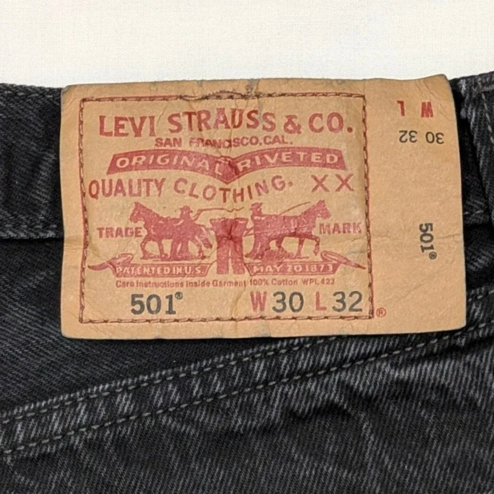 Levi's 501 Original Fit Straight Leg Black Denim Jeans Mens 30x32 Button Fly